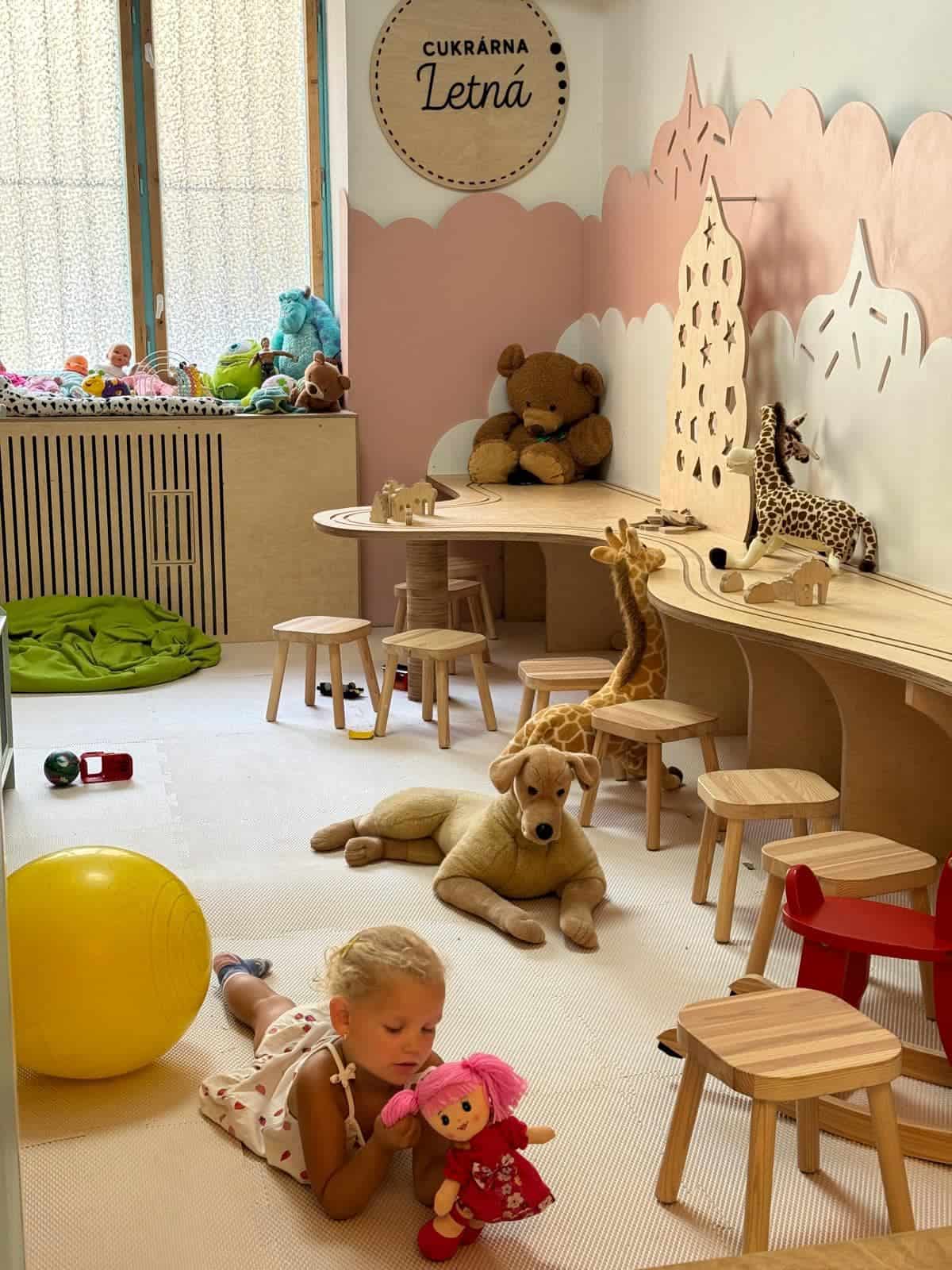 Cukrárna_Letná_koutek2