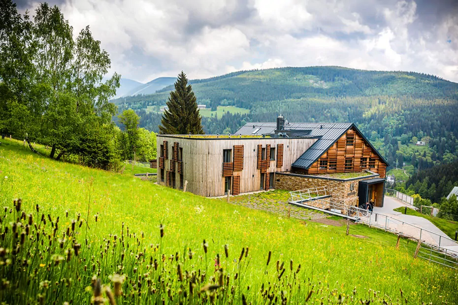 Hotel Amenity ve Špindlerově Mlýně s dětským hřištěm