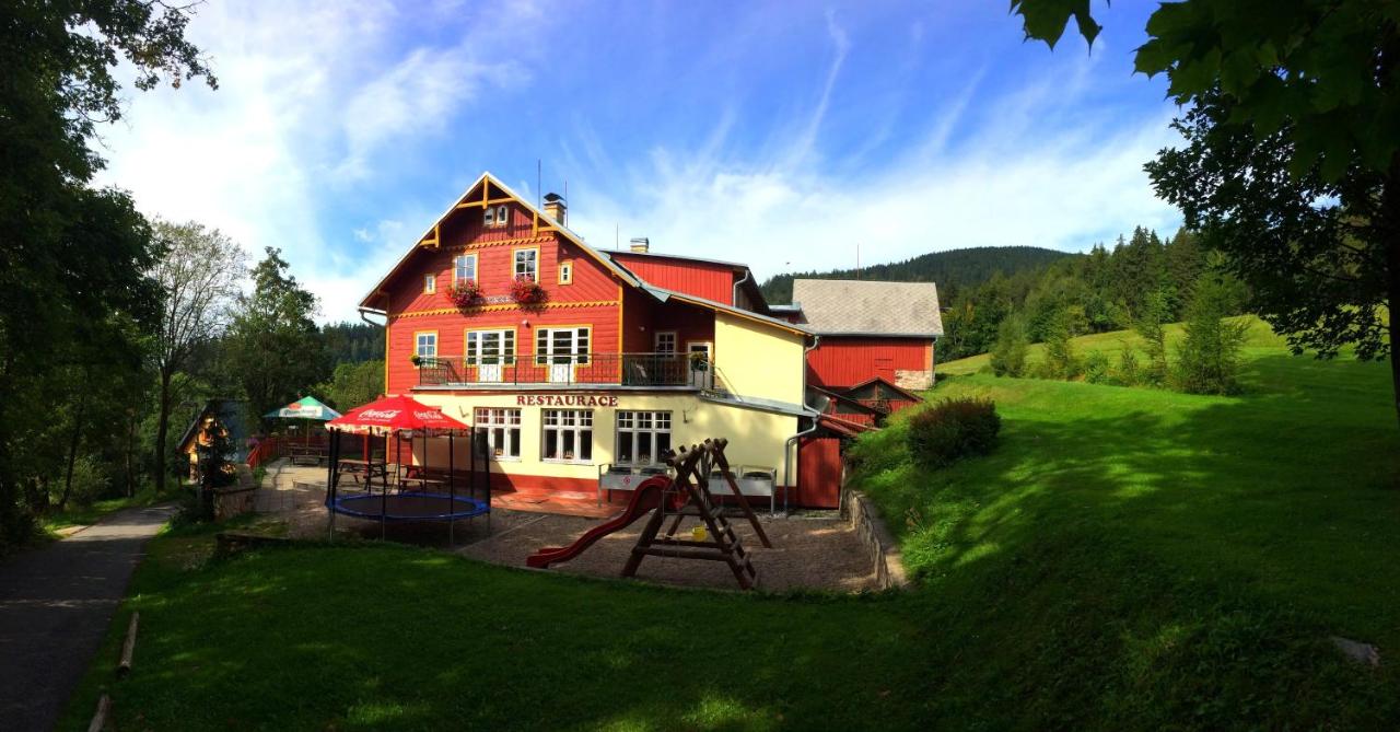 Hotel Večernice s dětským koutkem