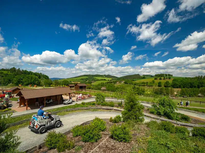 Farmapark_jeep