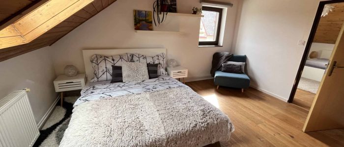 Co by kamenem - apartmán s dětským koutkem a předzahrádkou nedaleko Českého Krumlova