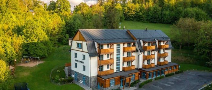 Hotel Edvard - ubytování ve Frenštátě s hřištěm a vnitřním koutkem