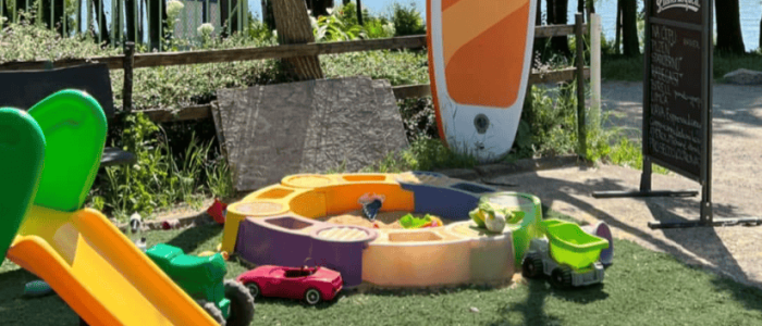 Bistro Pergola u brněnské přehrady s dětským hřištěm a půjčovnou paddleboardů