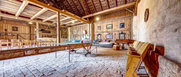 Chaloupka pod Krakonošovem- ubytování s hernou i dětským hřištěm nedaleko Jičína