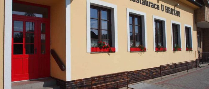 Uhroznu_restaurace_budova