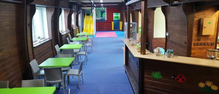 hernička v parku v Příboru - pult kavárny