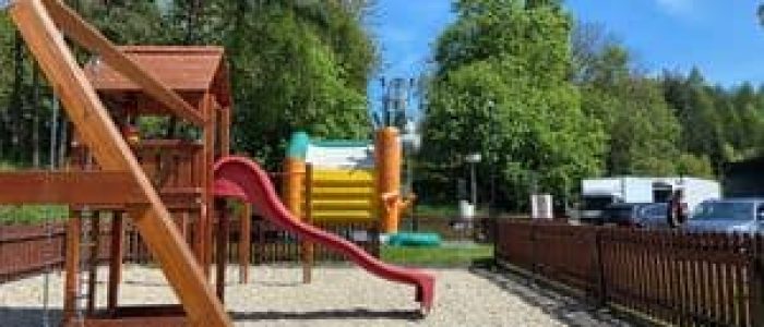 Hotel Akademie Naháč - spa hotel s dětským hřištěm u Chocerad