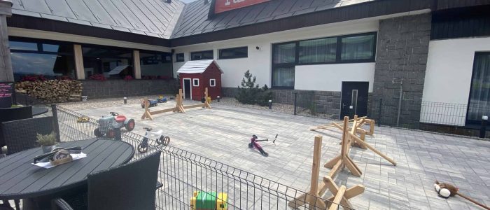 Bowling bar s lanovým centrem v Benecku