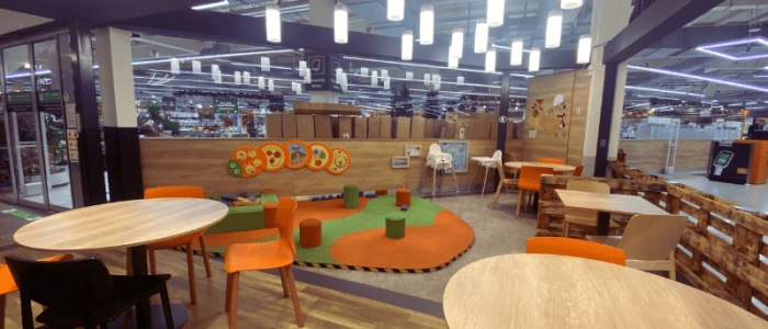 Restaurace Globus Černý most s malým dětským koutkem