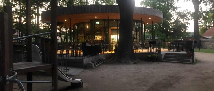 Kafe na dřevo - kavárna v hostavickém parku