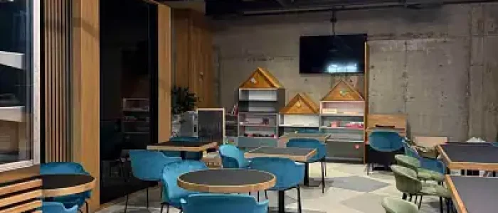 Kavárna Family Nest s dětským koutkem na Smíchově