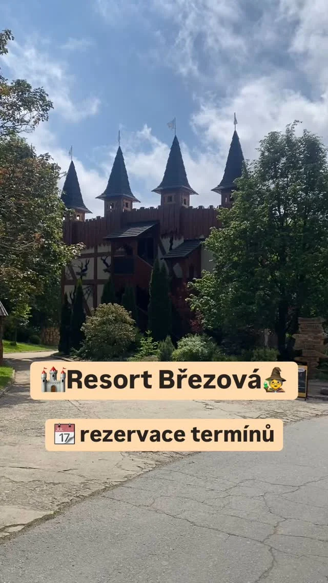 🏰RESORT BŘEZOVÁ🧙‍♀️
Znáte outdoor park @resort.brezova? Jestli jste fanoušky pevnosti Boyard, únikovek obecně, tak tady budete nadšeni. Není to další zábavní park pro děti, kde jen hrajete druhé housle a přebíháte od atrakce k atrakci. Tady u vstupu dostanete plánek s úkoly které postupně plníte. Pro mrňata to úplně není. Krom náročnějších průlezek, je to občas i strašidelné, ale s 5ti letýma holkama jsme to už zvládli.💪
📆 Resort není pro veřejnost otevřen celoročně, ale nabízí několik víkendových termínů pro rodiny, které je si potřeba rezervovat. A ten čas nastal právě teď.

Rezerva na jejich www jsou spuštěny✅

Takže jestli patříte mezi akční rodiče se soutěživostí v krvi, je to místo pro vás😎

🎟️ vstupné 290Kč
🏰 25 atrakcí 
🍛 občerstvení
🅿️ parkování zdarma

#tipyprorodice #kamsdetmi #zabavnipark #tipypromaminky #vyletsdetmi #brezova #mamikam